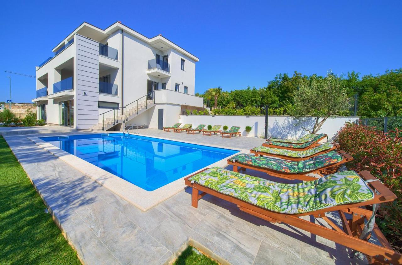 Apartments Paola & Karla With Pool Krk Town Exterior photo