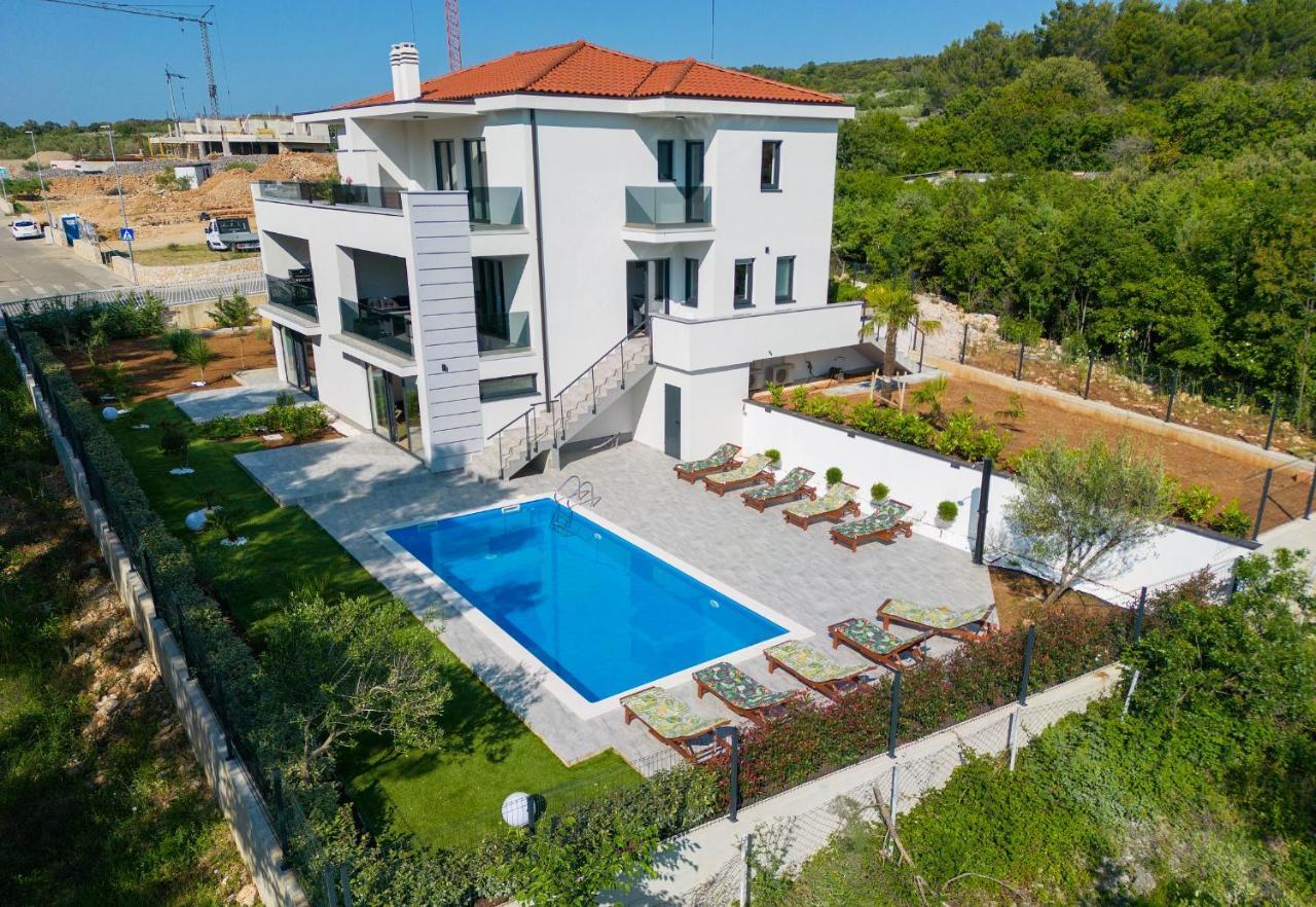 Apartments Paola & Karla With Pool Krk Town Exterior photo