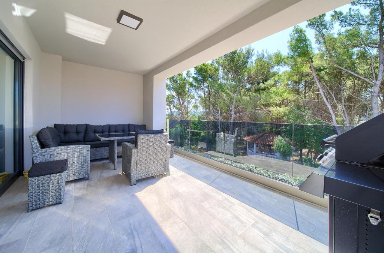 Apartments Paola & Karla With Pool Krk Town Exterior photo