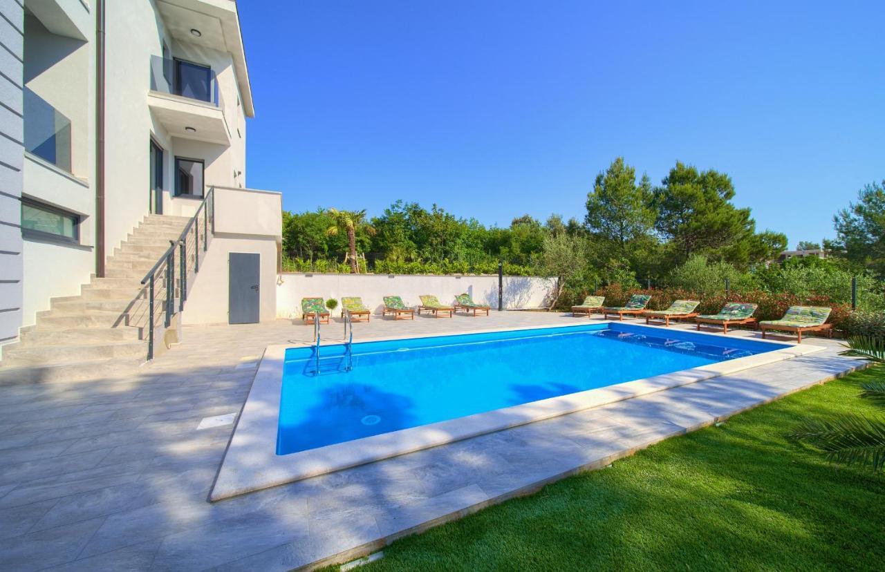 Apartments Paola & Karla With Pool Krk Town Exterior photo