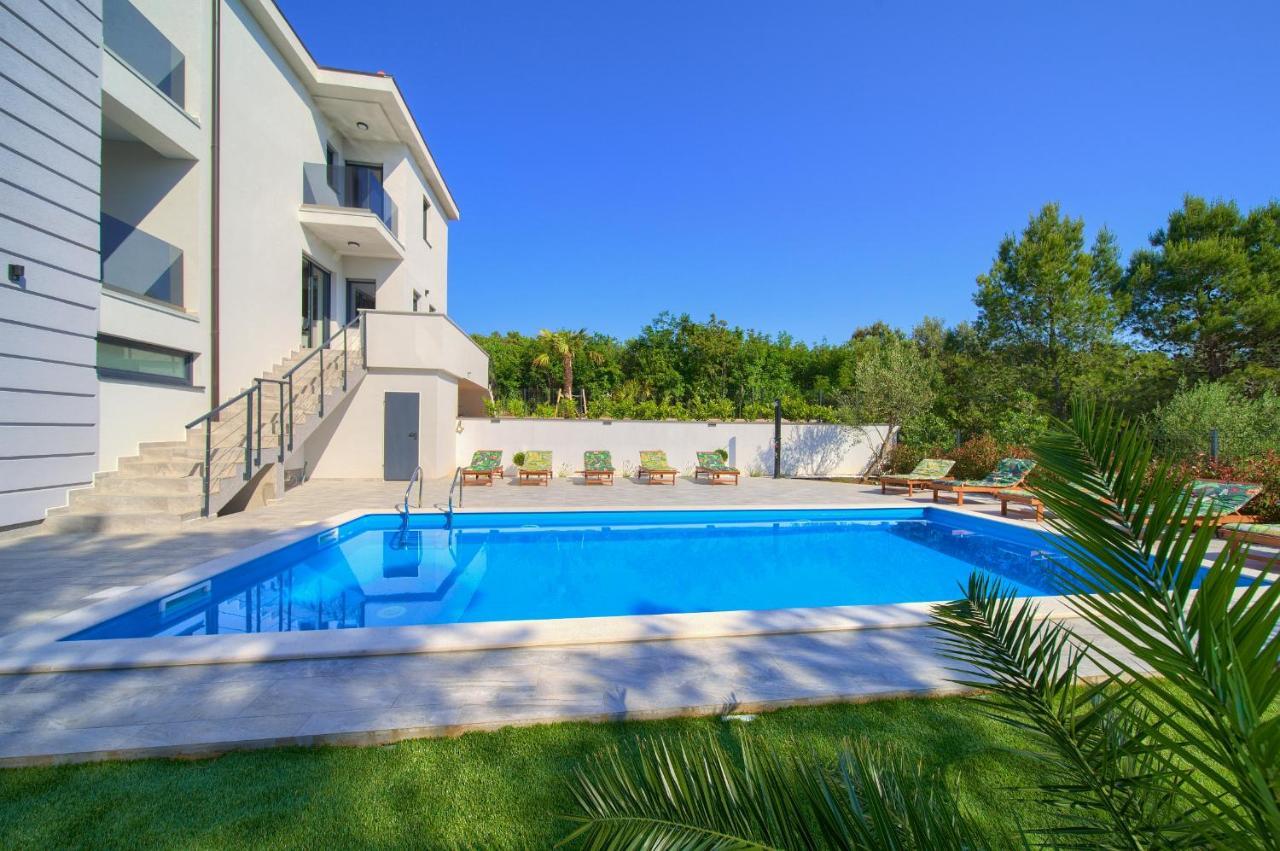 Apartments Paola & Karla With Pool Krk Town Exterior photo