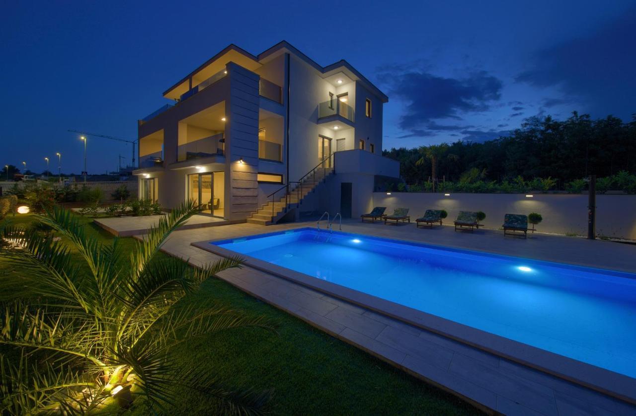 Apartments Paola & Karla With Pool Krk Town Exterior photo