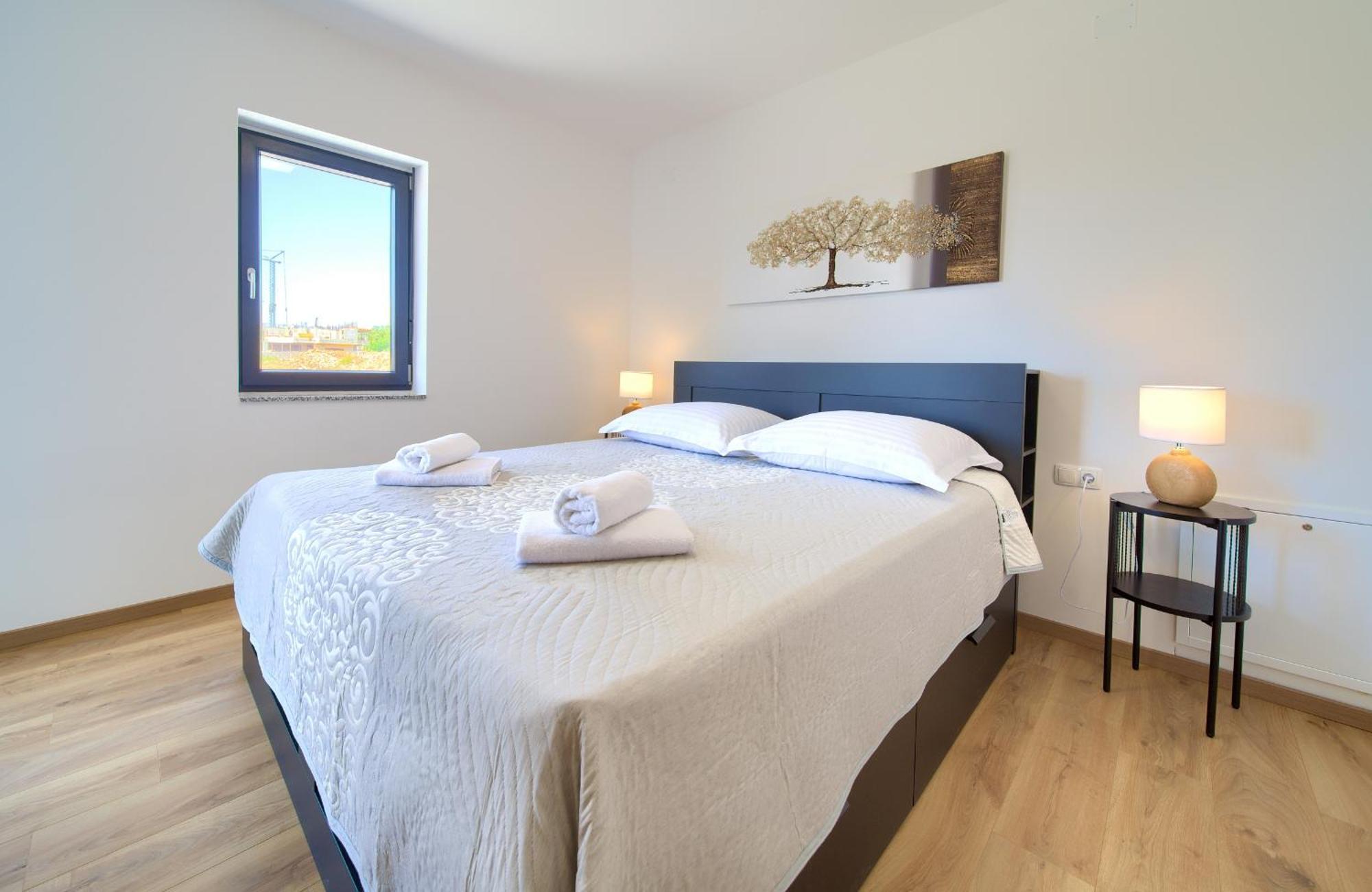 Apartments Paola & Karla With Pool Krk Town Room photo