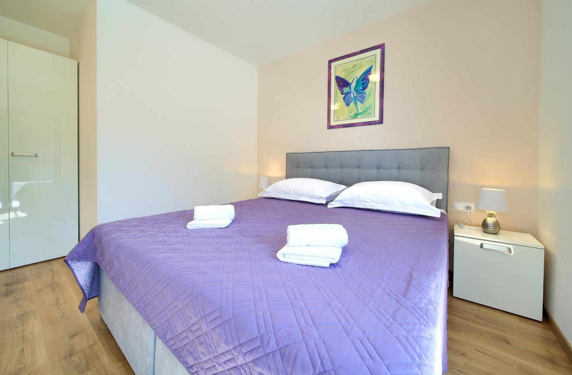 Apartments Paola & Karla With Pool Krk Town Room photo