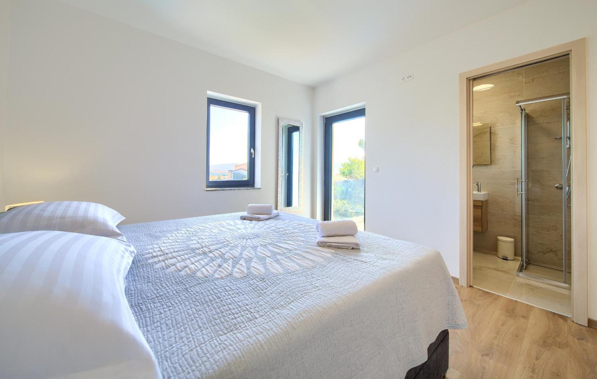 Apartments Paola & Karla With Pool Krk Town Room photo