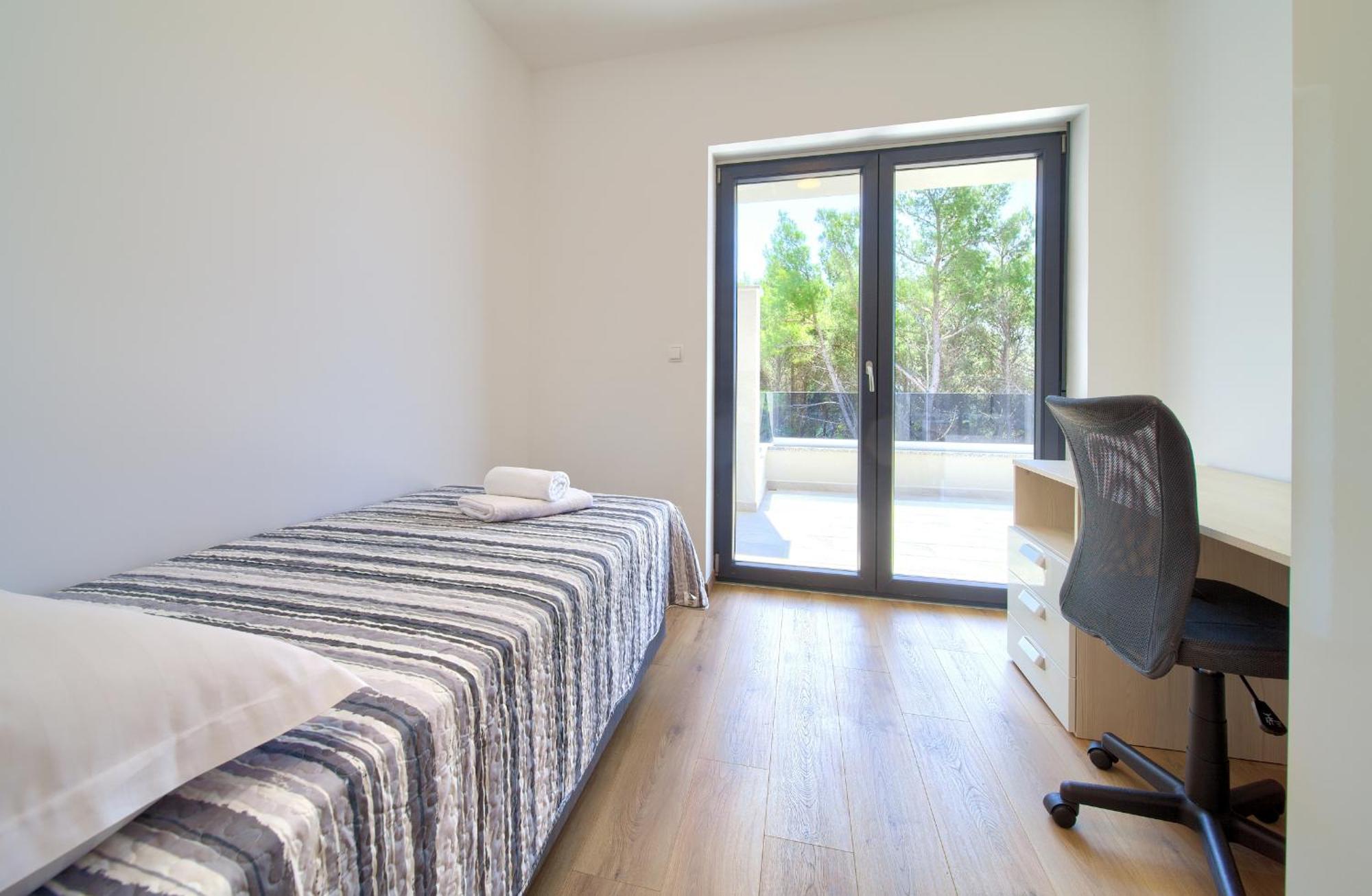 Apartments Paola & Karla With Pool Krk Town Room photo